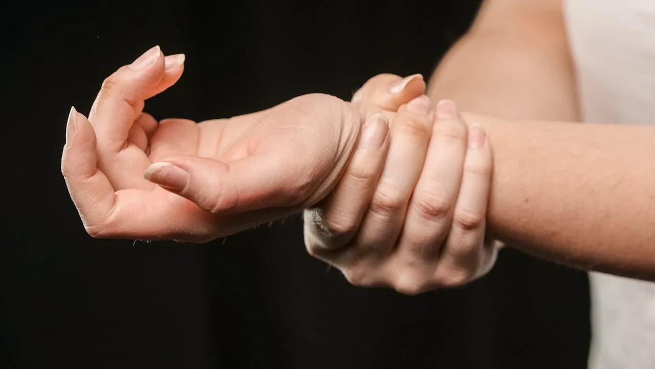 Osteopathy Treatment Options in Toronto for Stiff Joints